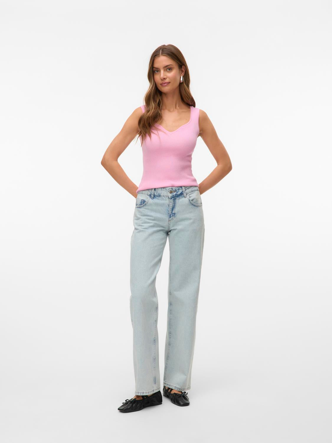 model_shot-front_full